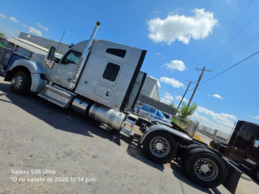 2021 Kenworth W990