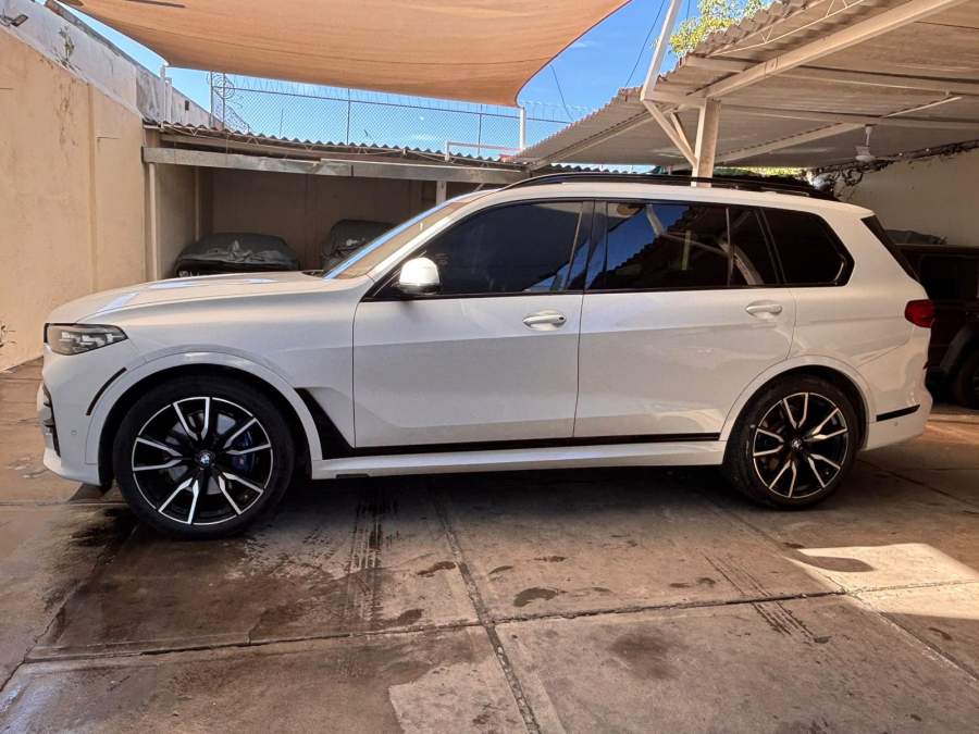 2022 BMW X7 x Drive40i