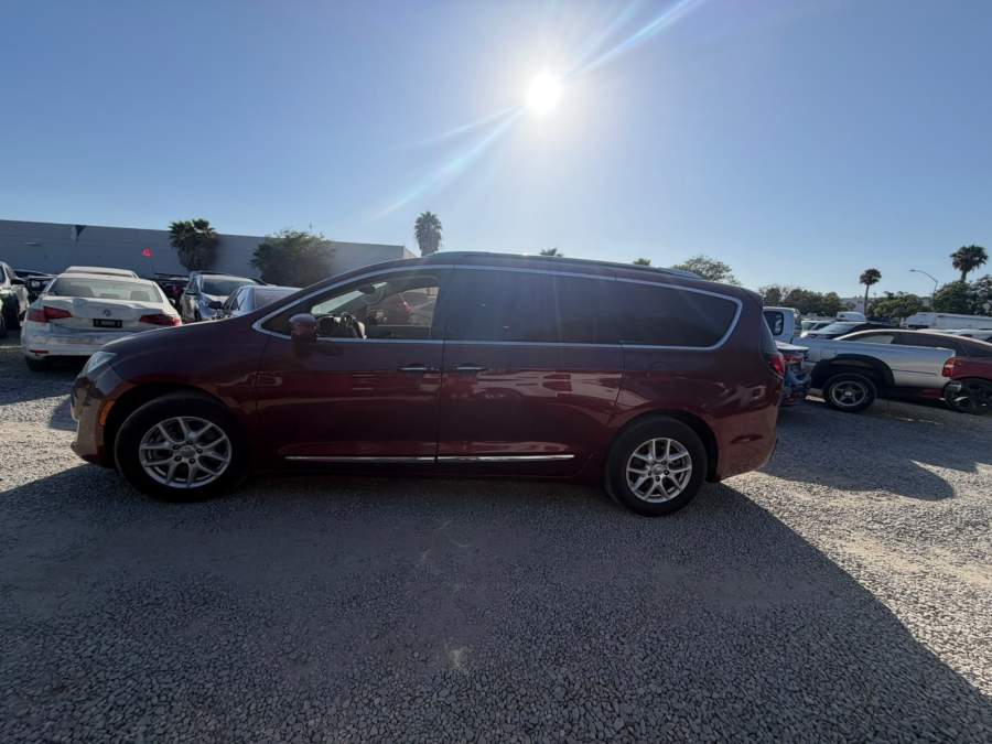 2020 Chrysler Pacifica Launch Edition / Touring
