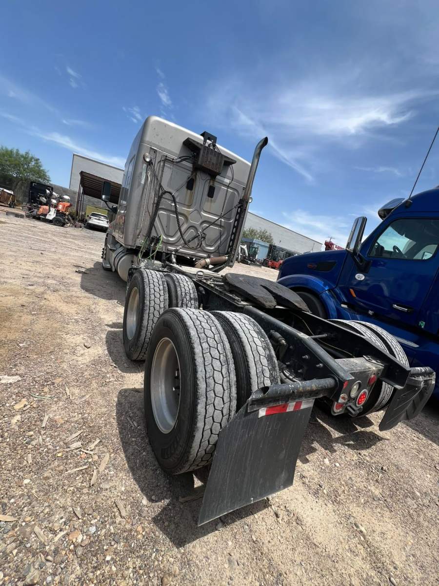 2016 Freightliner CASCADIA