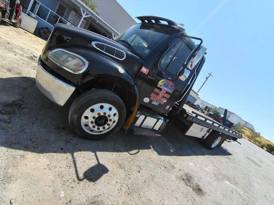 2020 Freightliner M2 106