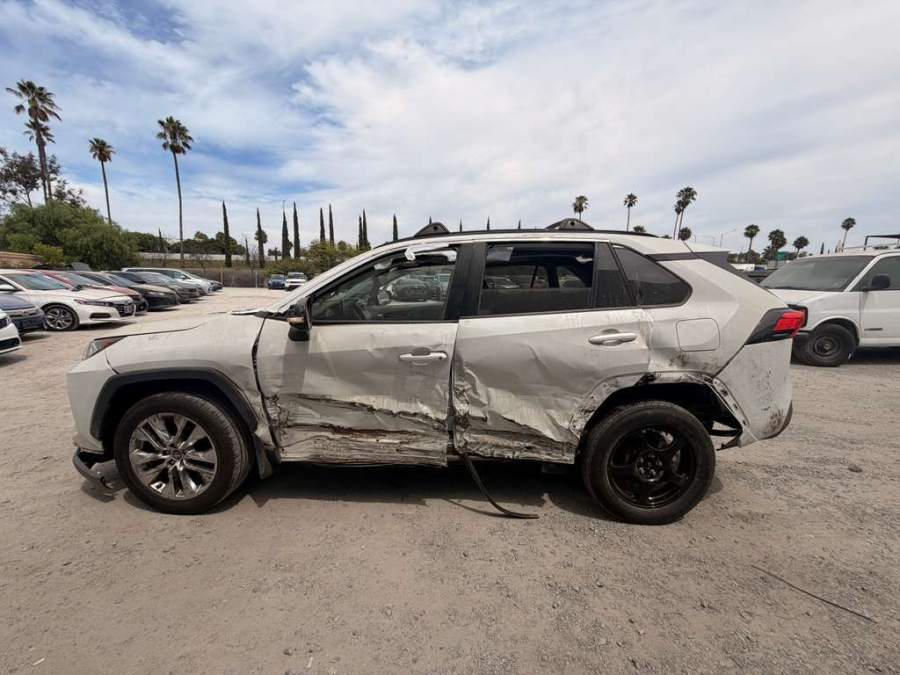 2021 Toyota Rav4 XLE PREMIUM