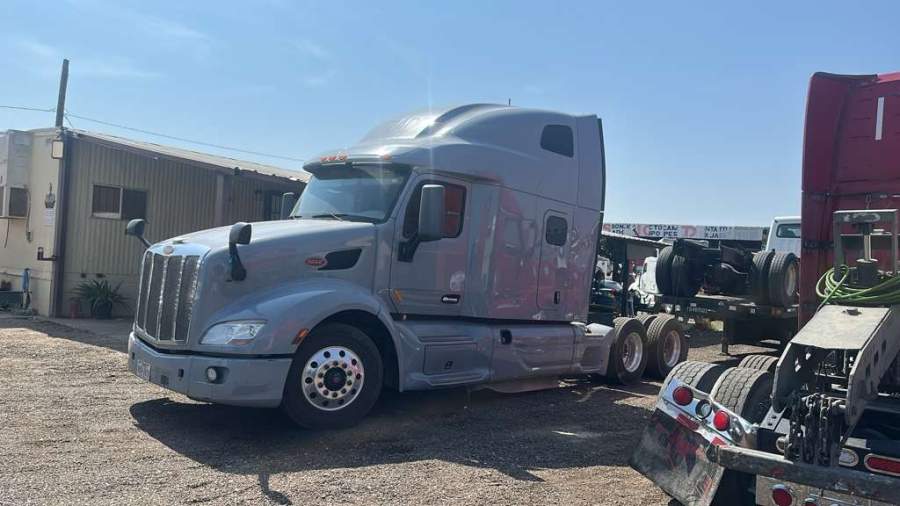 2021 Peterbilt 579