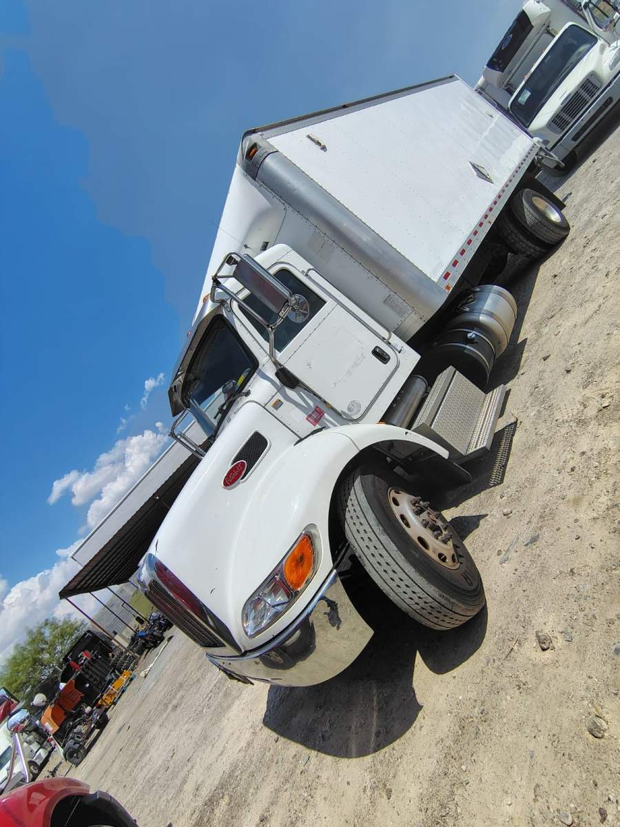 2016 Peterbilt 337