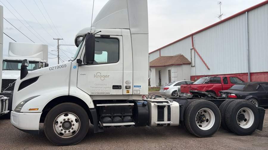 2020 Volvo Truck VNR
