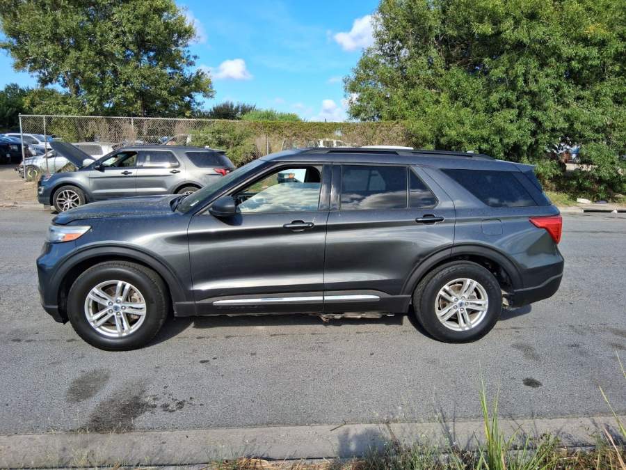 2020 Ford Explorer  XLT