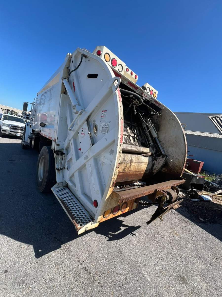 2016 Freightliner M2