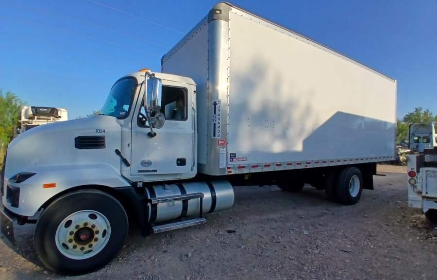 2021 MACK MD6