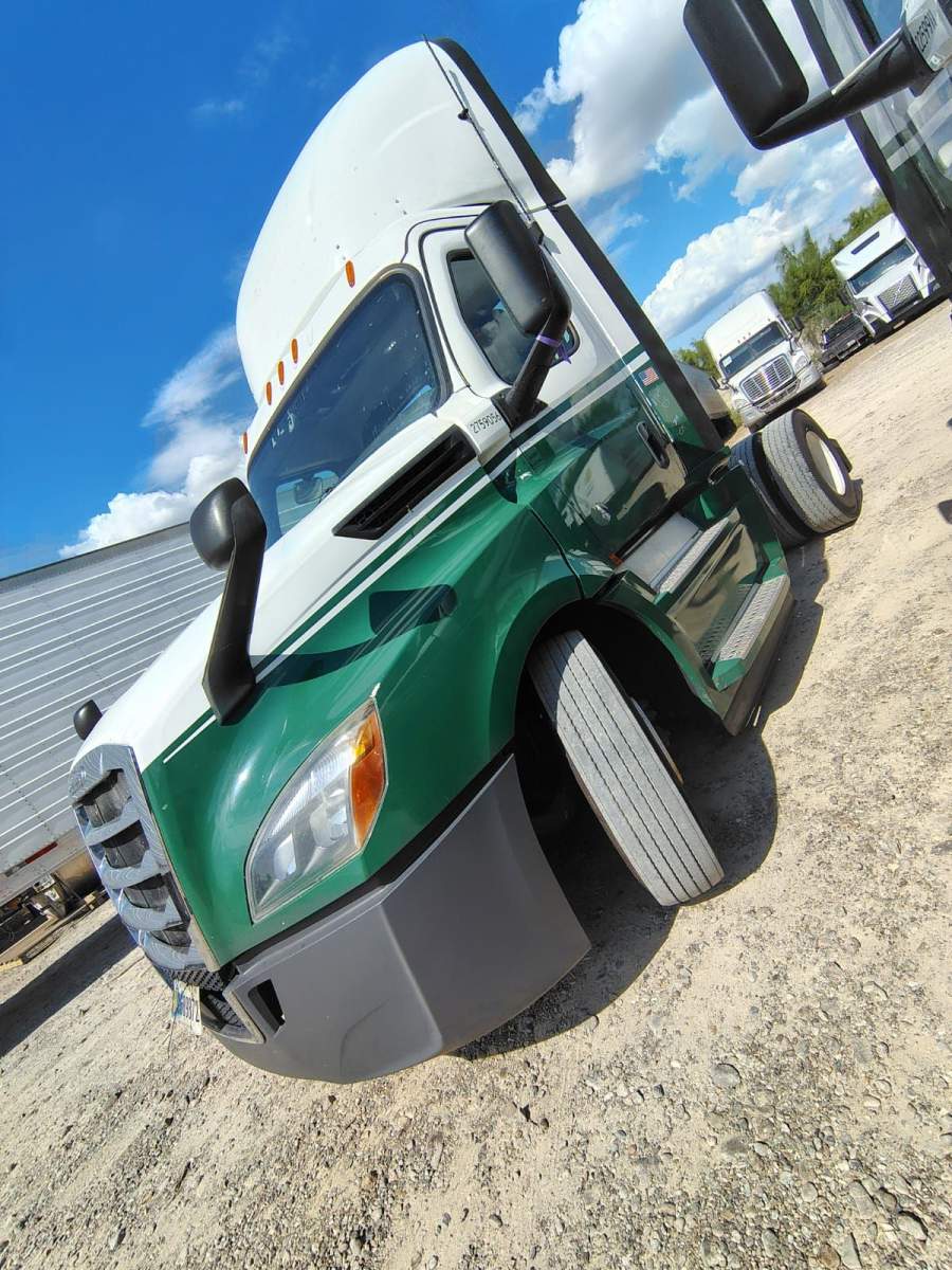 2019 Freightliner CASCADIA