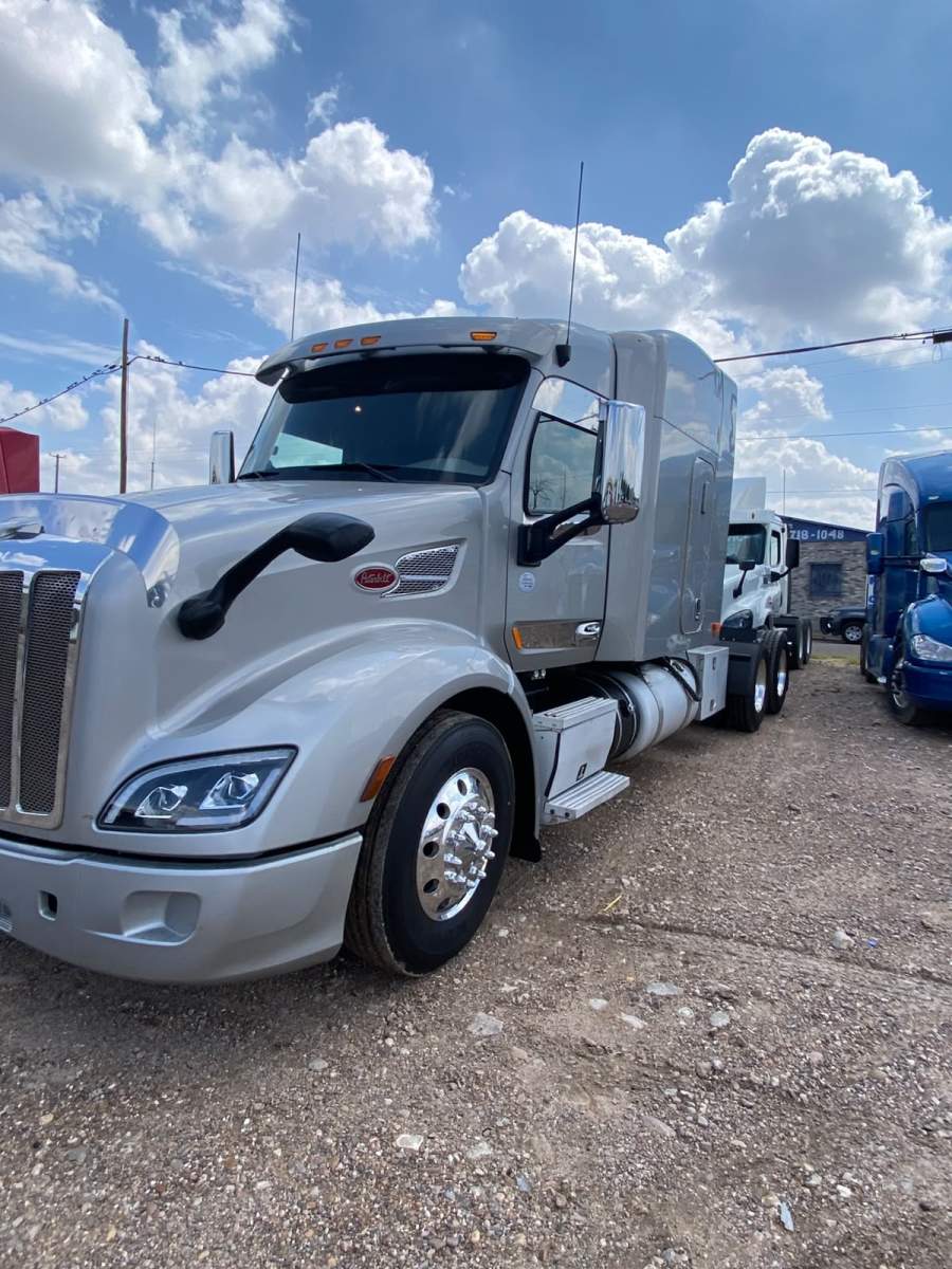 2020 Peterbilt 579