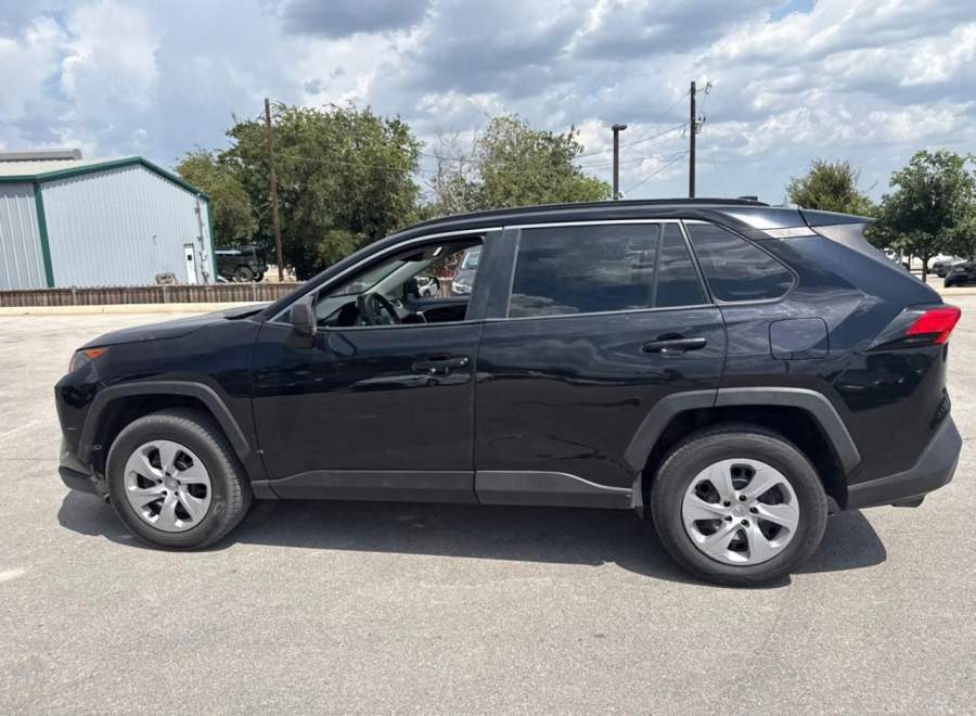 2020 Toyota RAV4 LE