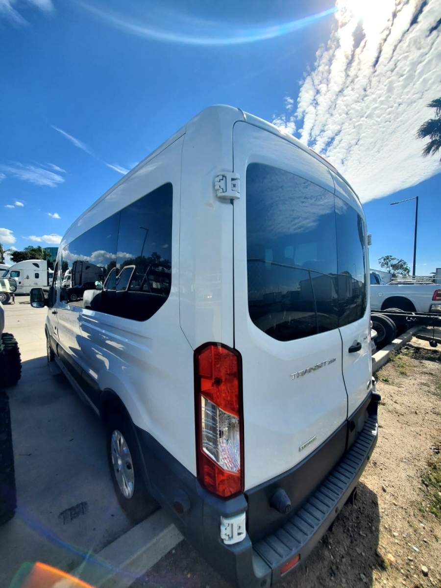 2017 Ford Transit 350 XL / XLT