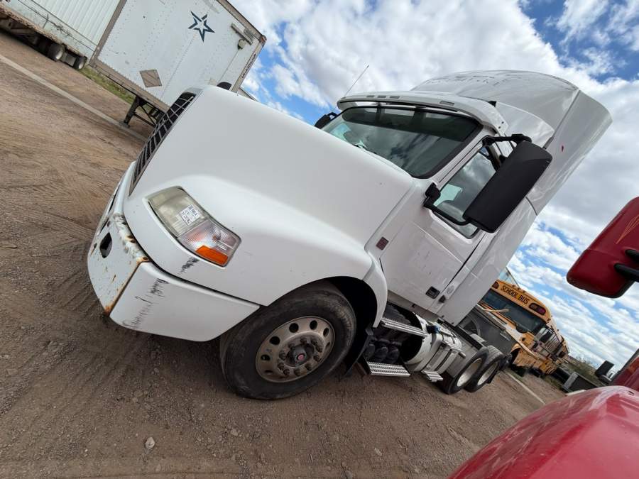2016 Volvo VNM