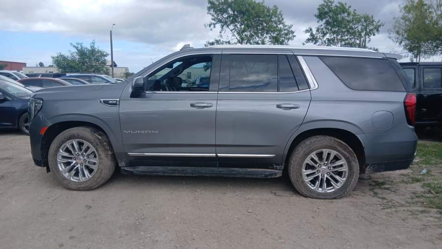 2021 GMC YUKON SLT