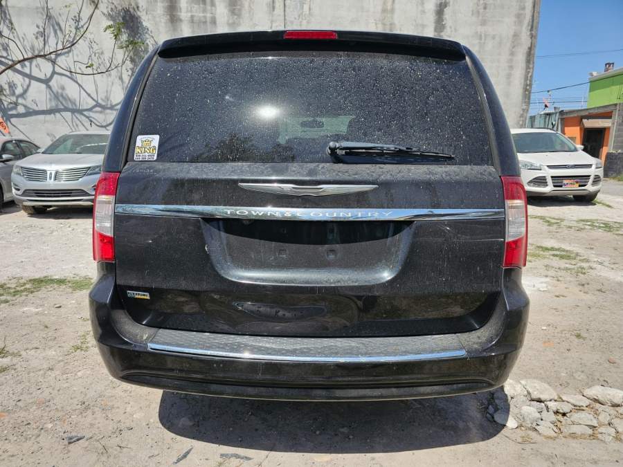 2016 Chrysler Town & Country Touring L