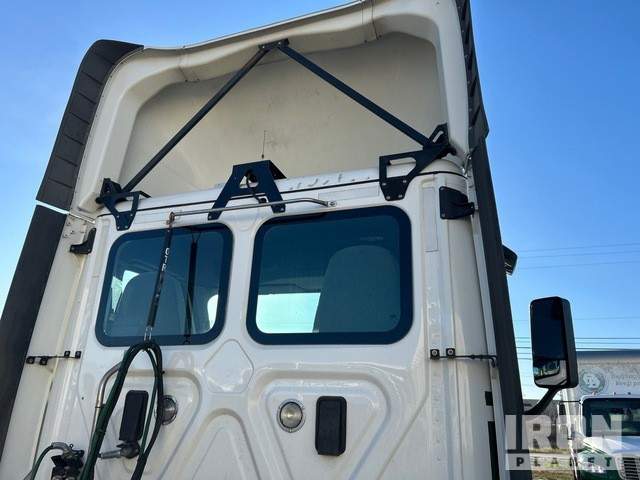 2016 Freightliner CASCADIA