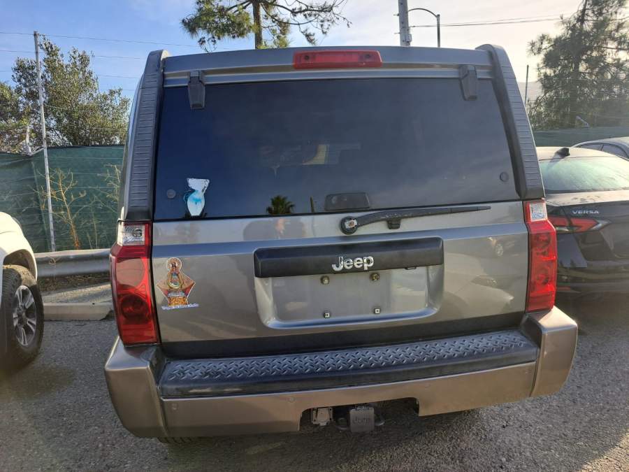 2007 Jeep Commander Sport