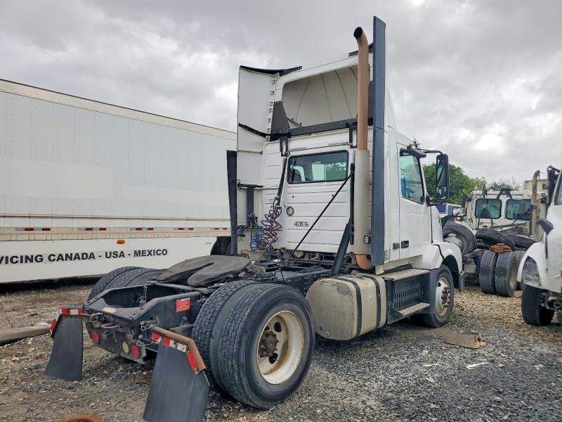 2016 Volvo Truck VNL