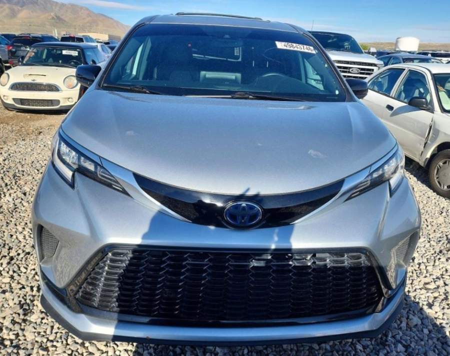 2021 Toyota SIENNA XSE 7-PASSENGER