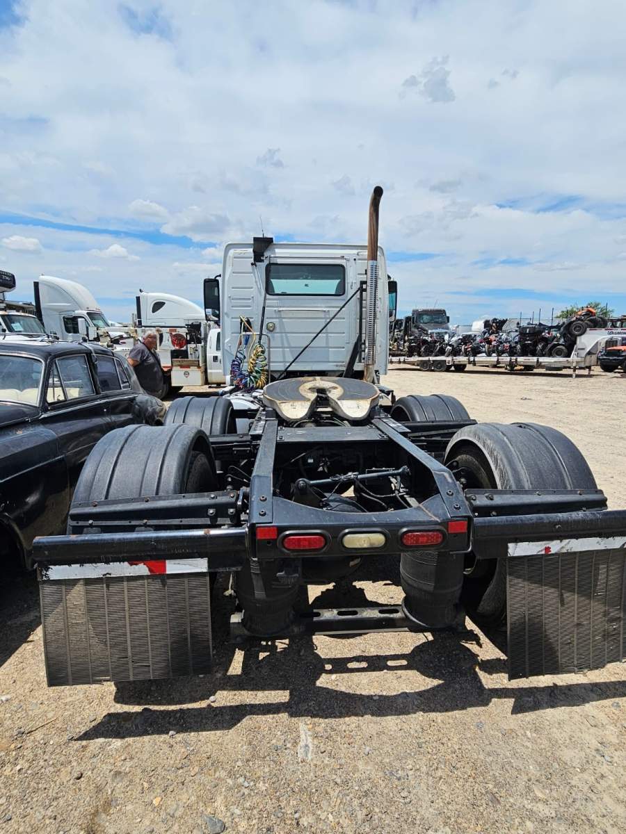 2016 Volvo Truck VNL