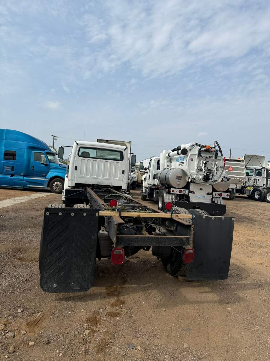 2016 Freightliner M2 106