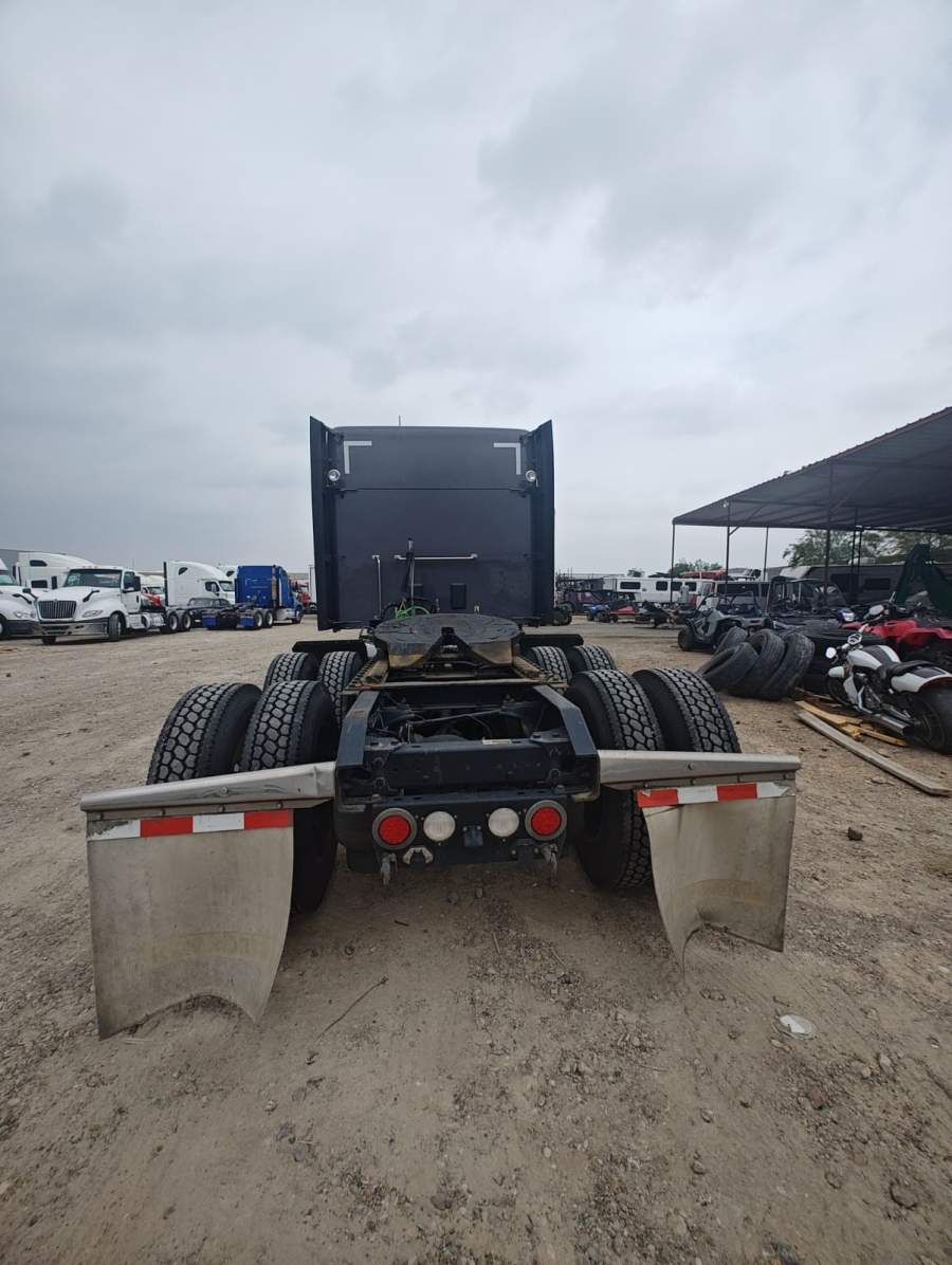 2021 Kenworth W990