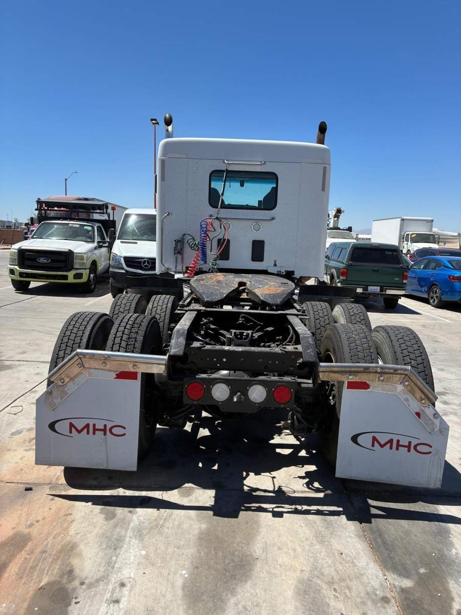 2022 Kenworth T880