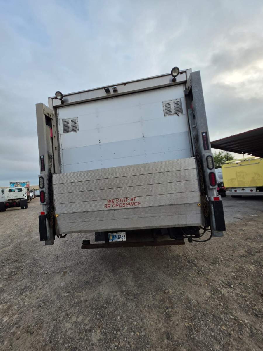 2019 Freightliner M2