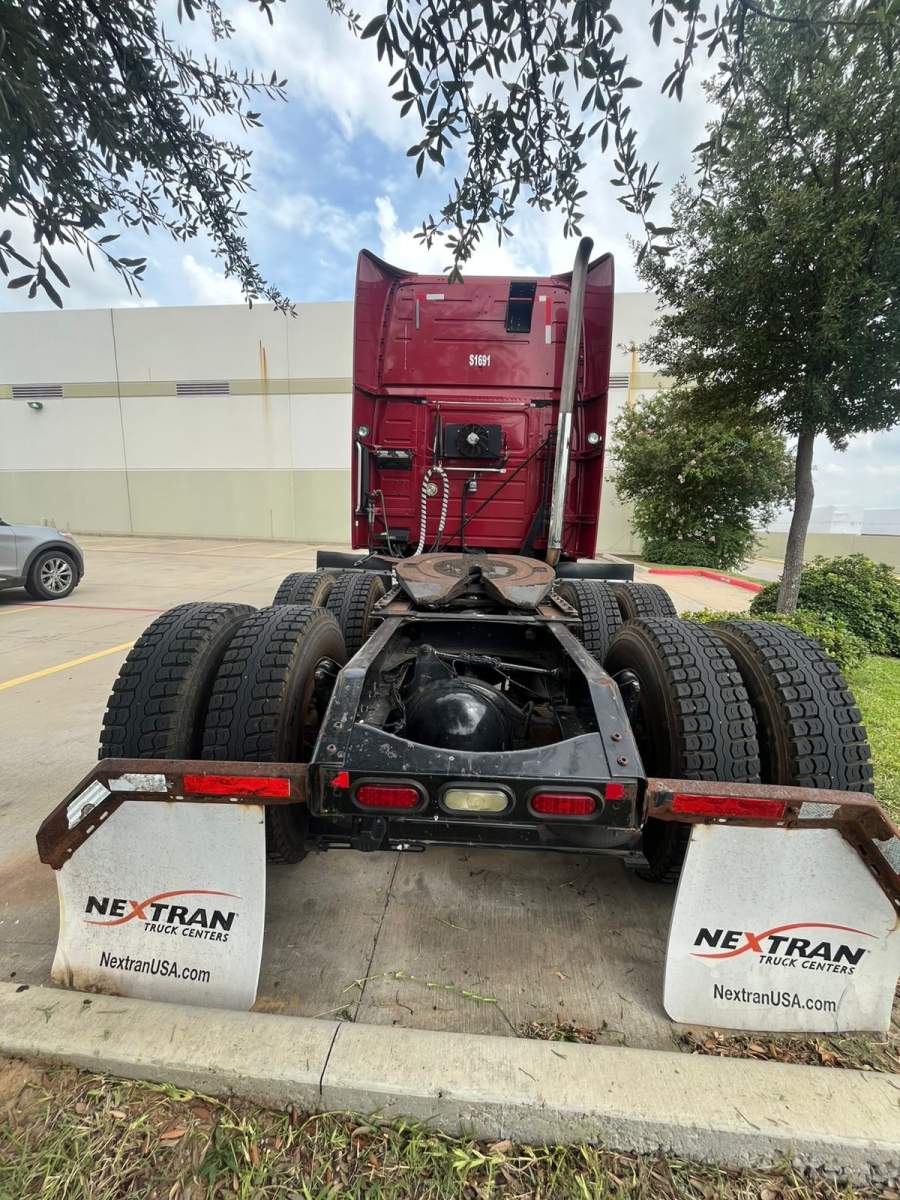 2016 Volvo Truck VNL