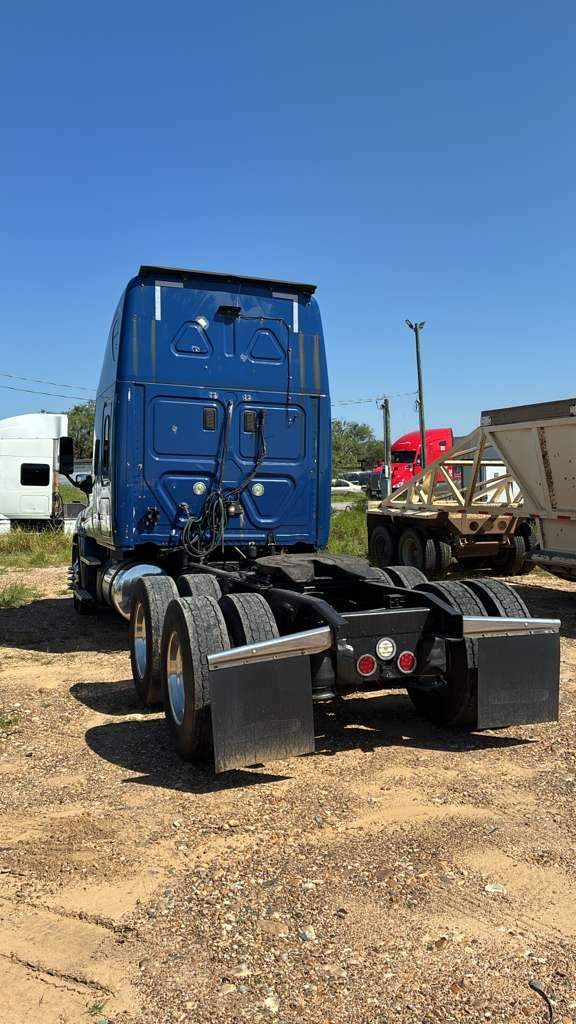 2016 Freightliner CASCADIA