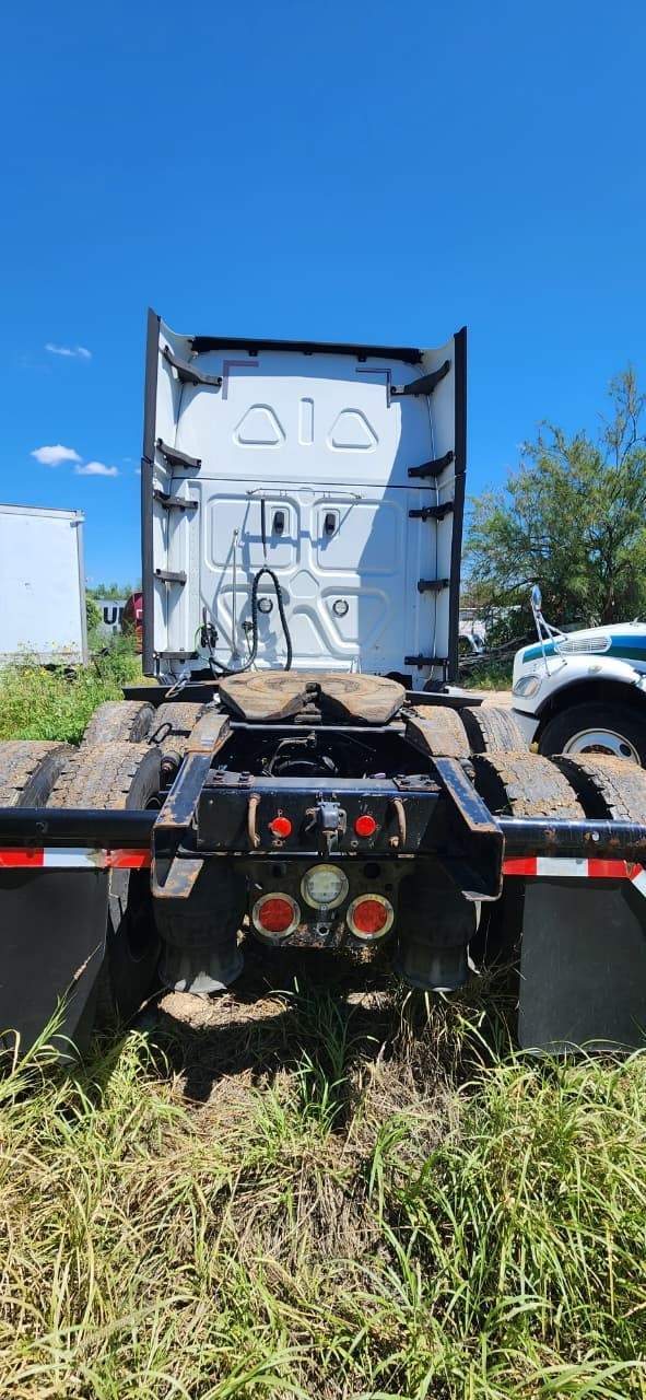2020 Freightliner CASCADIA