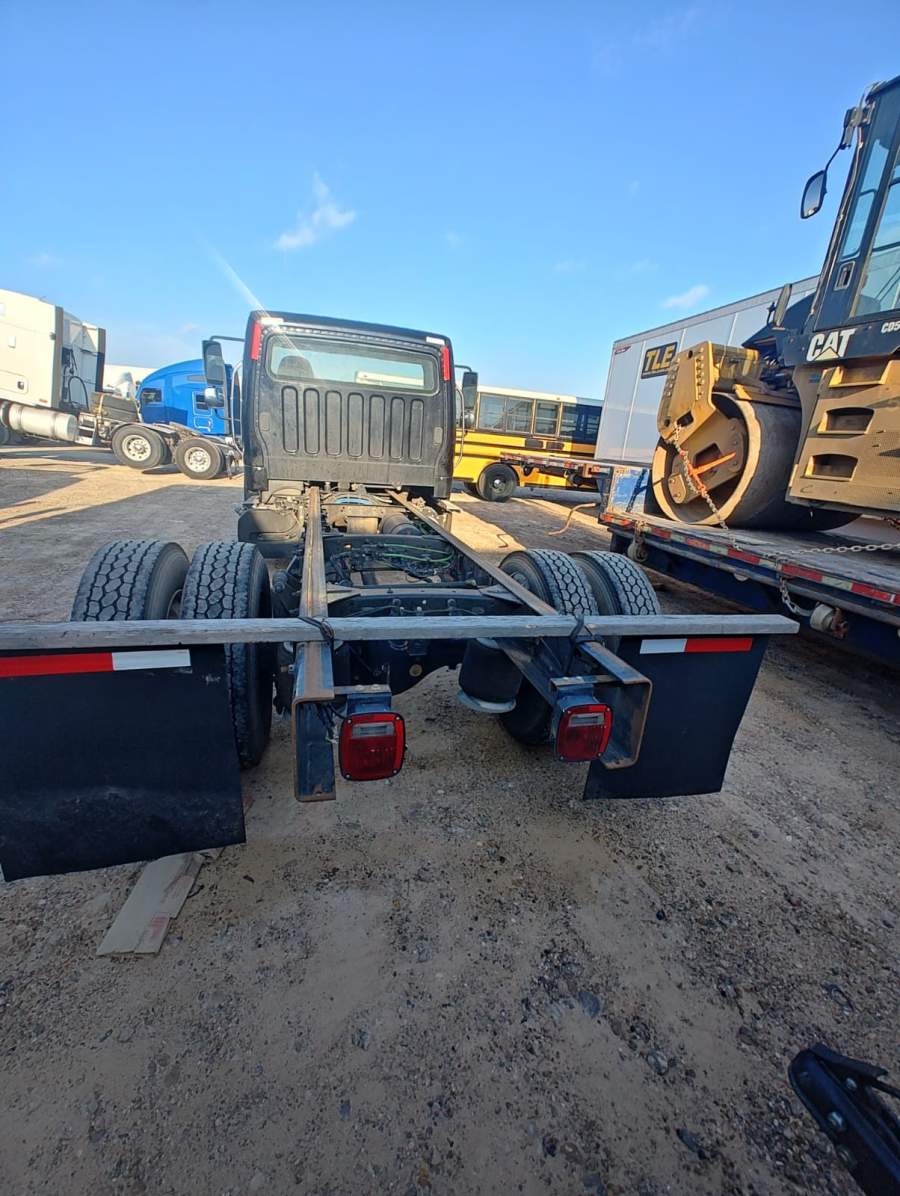 2016 Freightliner M2
