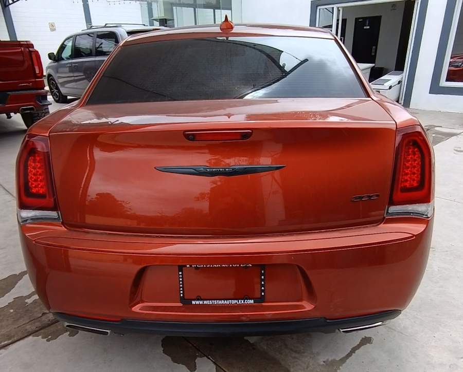 2020 Chrysler 300