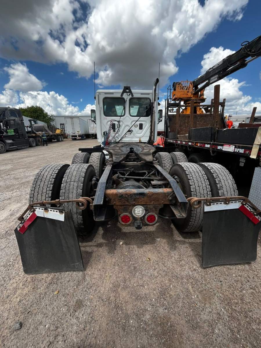 2016 Freightliner CASCADIA
