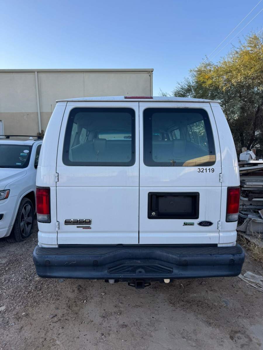 2013 Ford E-350 Super Duty