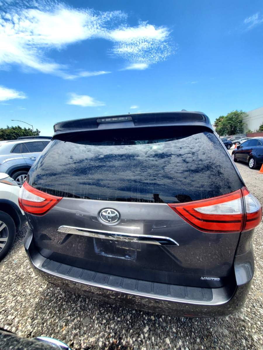 2015 Toyota Sienna LIMITED