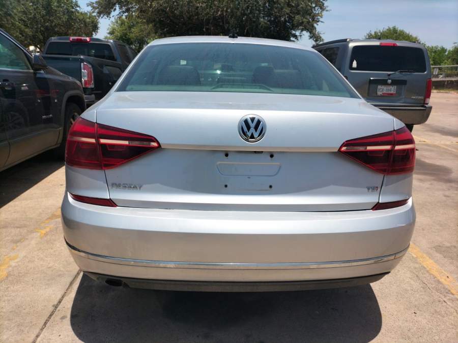 2019 Volkswagen Passat Wolfsburg