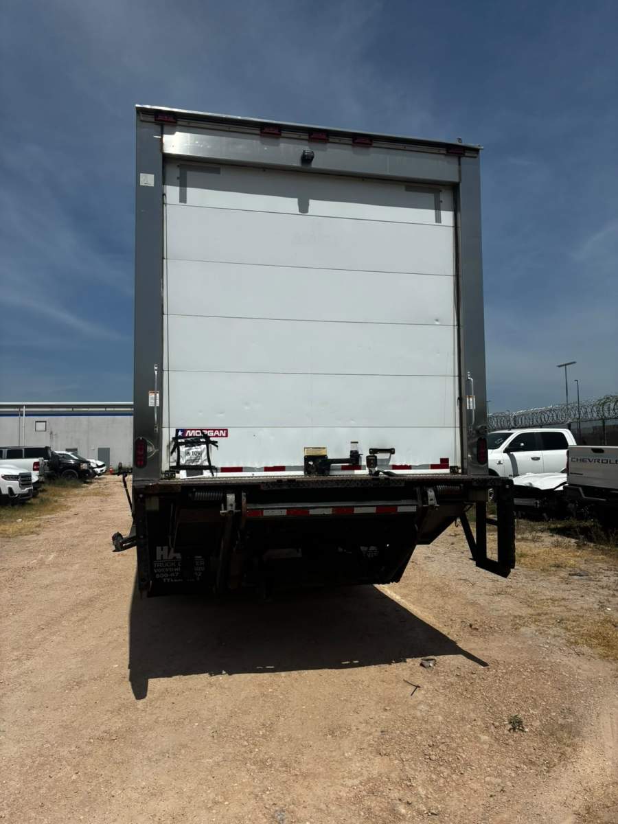 2020 Hino 258 / 268