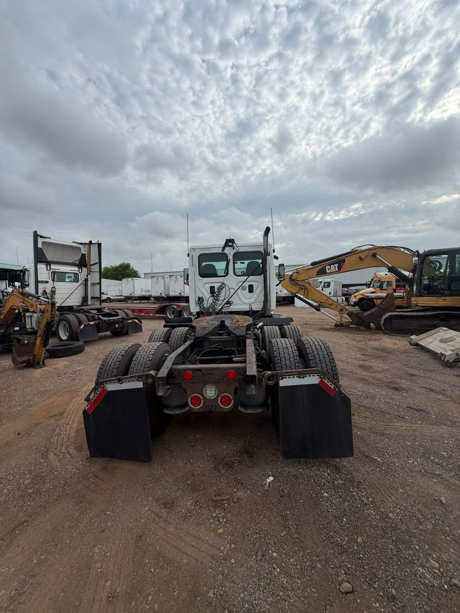 2016 Freightliner CASCADIA