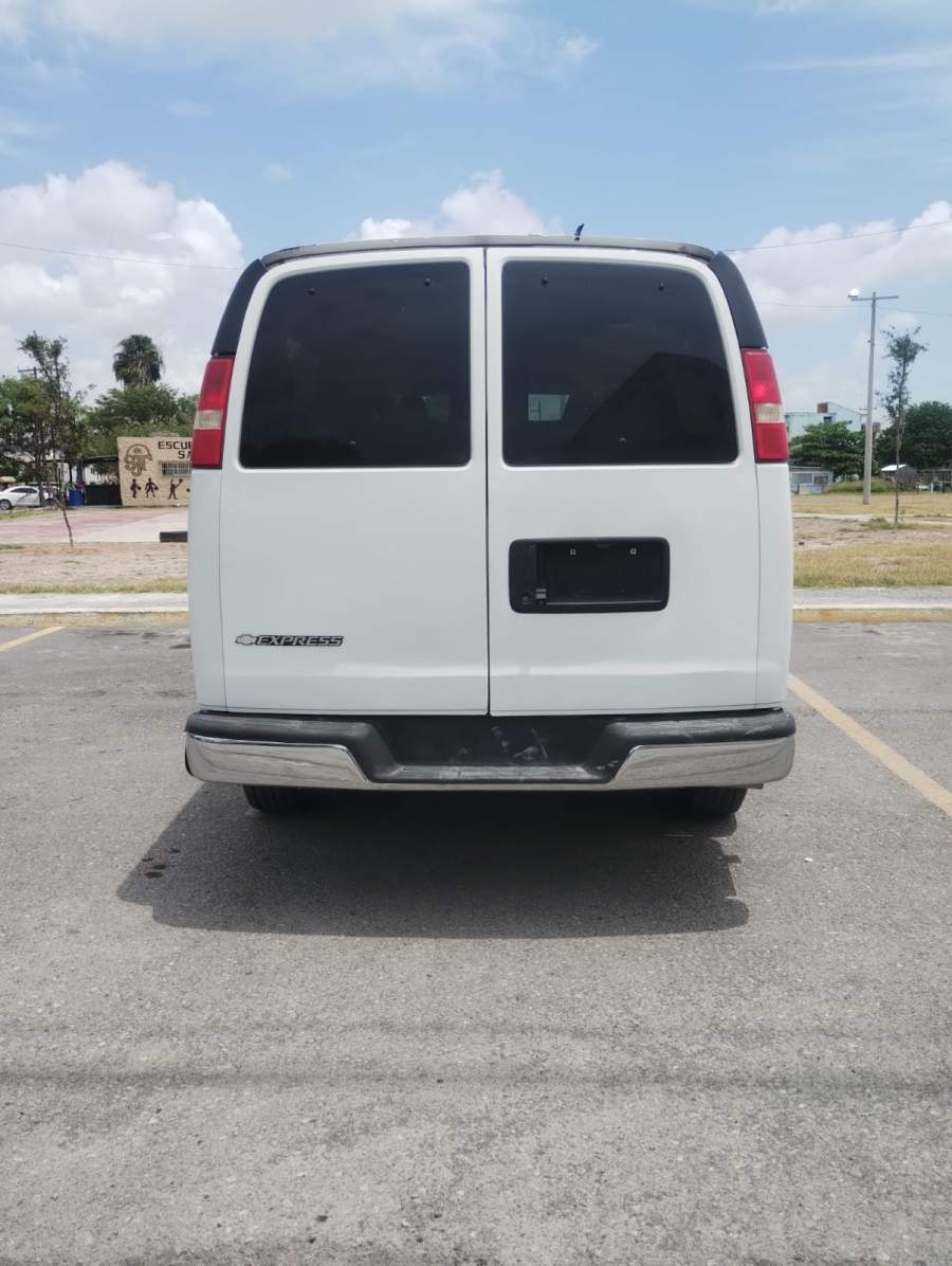 2019 Chevrolet Express 3500 LT