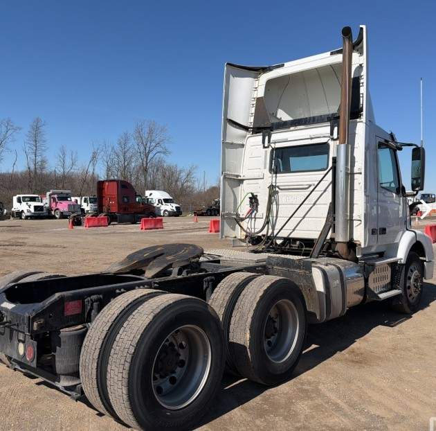 2016 Volvo Truck VNM
