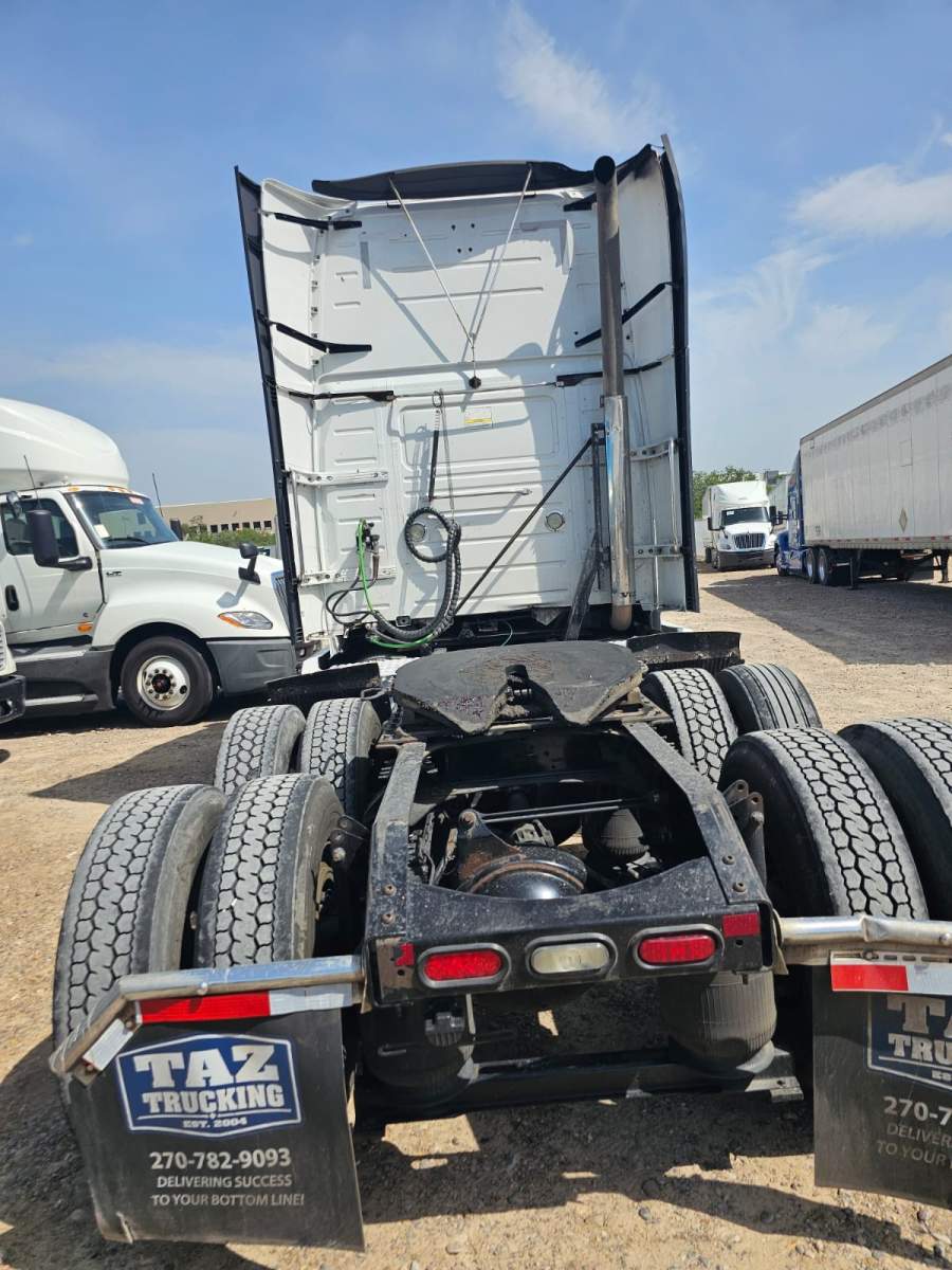2016 Volvo Truck VNL