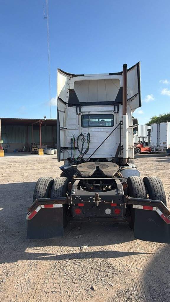 2016 Volvo Truck VNL