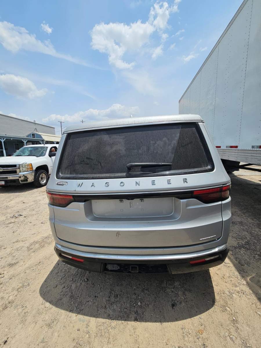 2022 Jeep Wagoneer