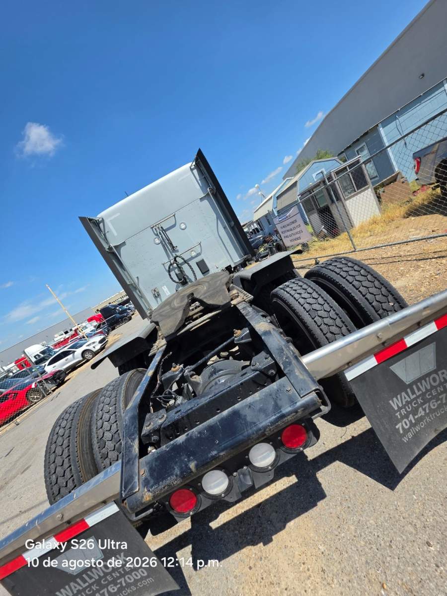 2021 Kenworth W990