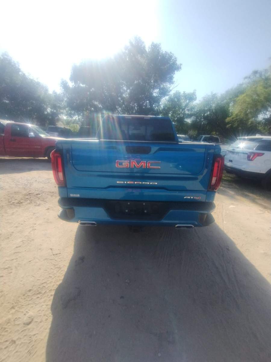 2022 GMC Sierra 1500 AT4