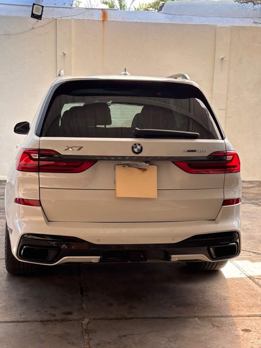 2022 BMW X7 x Drive40i