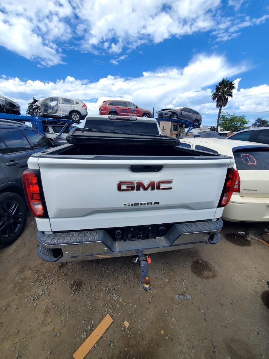 2020 GMC Sierra 1500  SLE