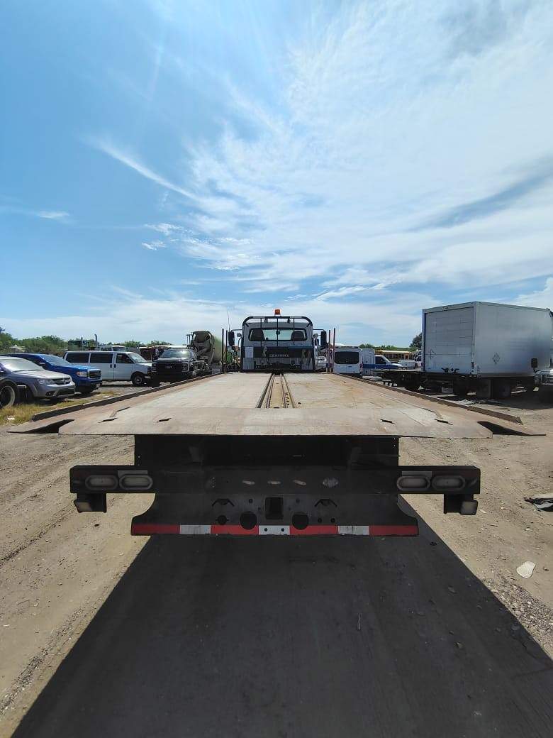 2016 Freightliner M2