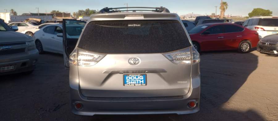 2016 Toyota Sienna